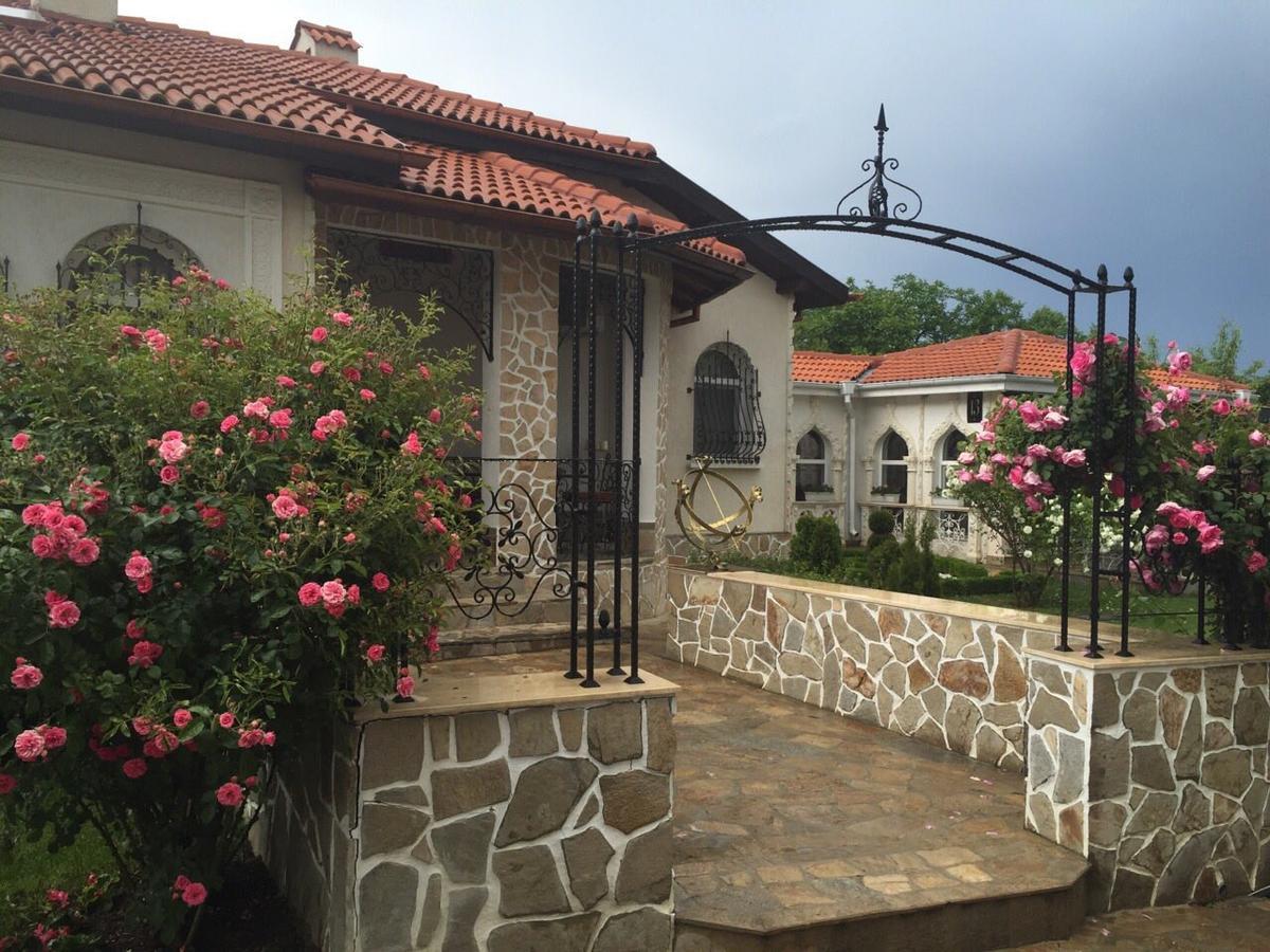 Villa St. Michael Madara Esterno foto