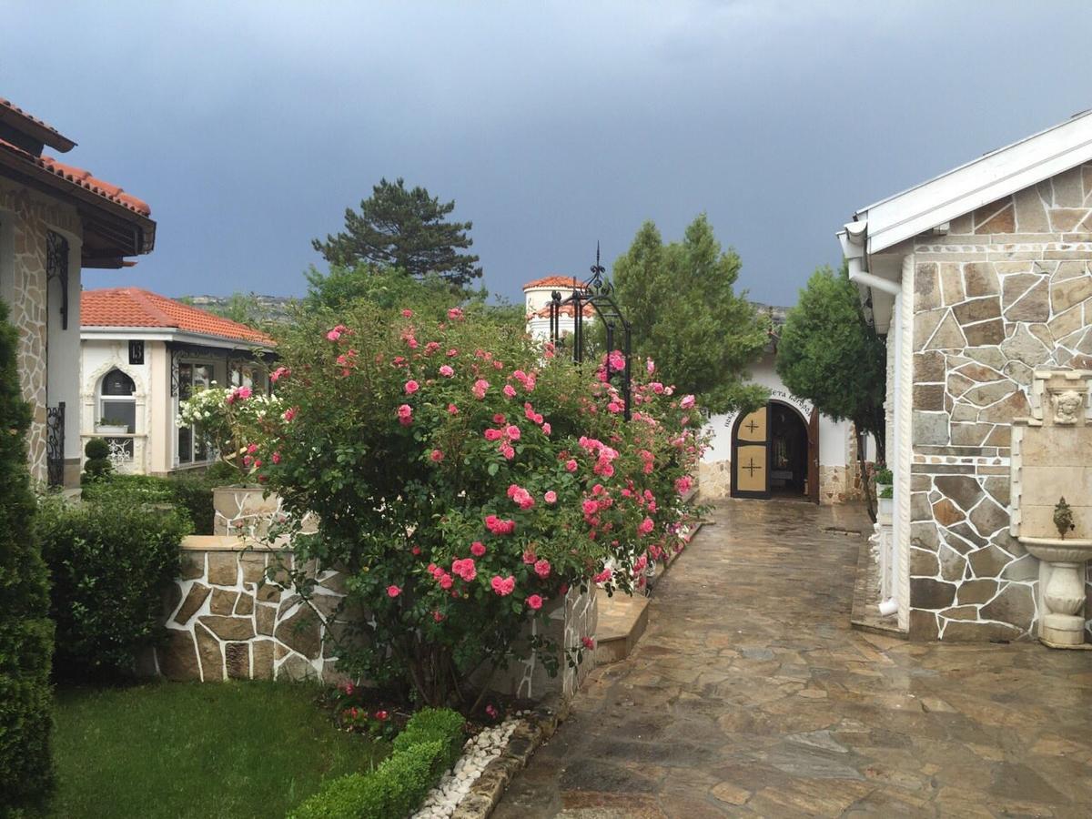 Villa St. Michael Madara Esterno foto