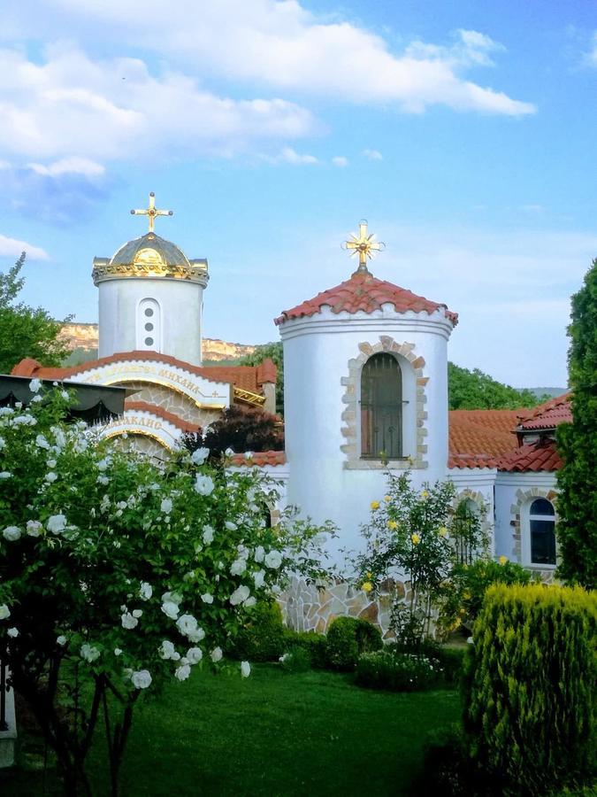 Villa St. Michael Madara Esterno foto