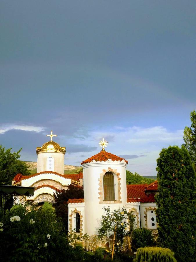 Villa St. Michael Madara Esterno foto