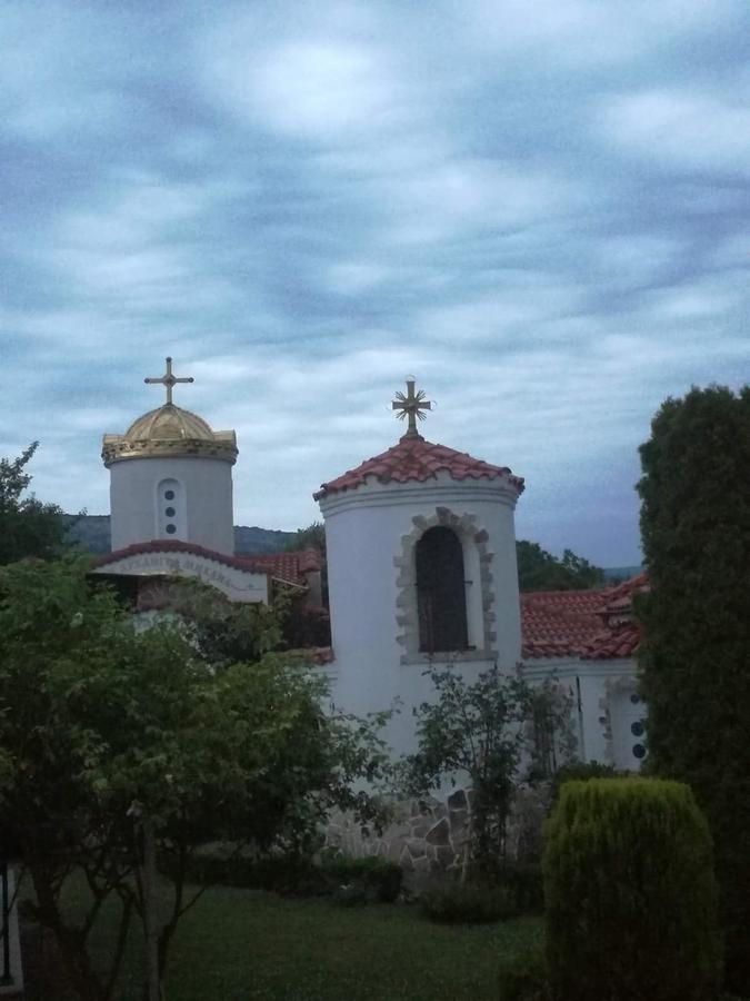 Villa St. Michael Madara Esterno foto